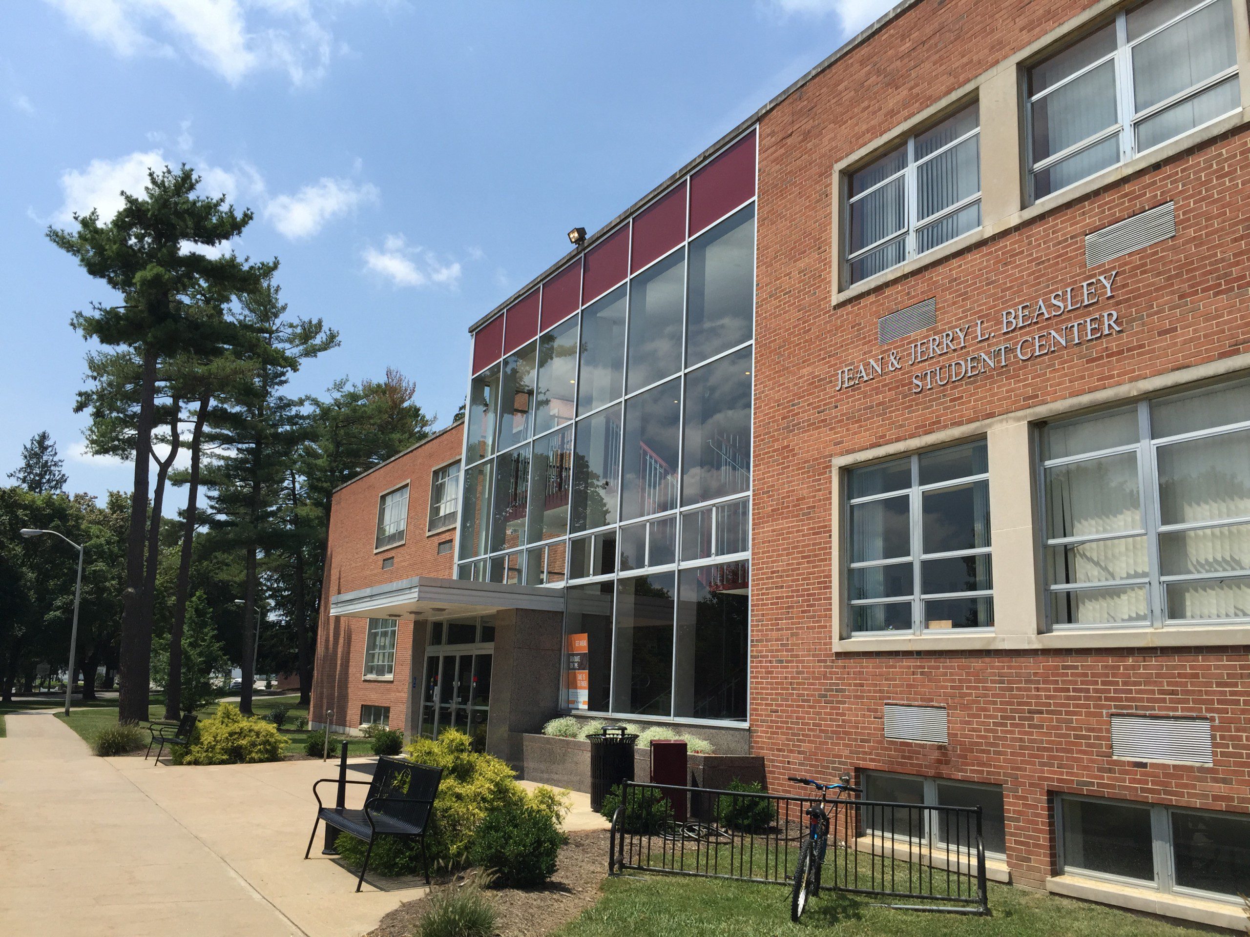 The outside of the Jean & Jerry Beasley Student Center